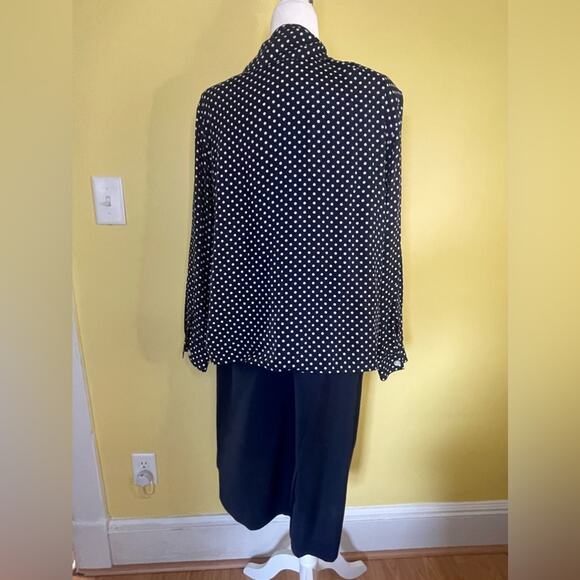 VINTAGE 80s navy skirt suit in 16 - Picture 2 of 7